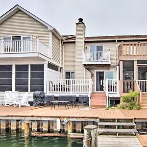 Canal-front Escape With Dock Walk To Maryland Ocean City