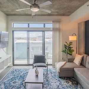 Unique 1bd -central Downtown - Gym, Pool, Parking Phoenix